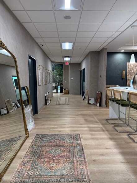 More Photos Of 4505 E Broadway Rd, Phoenix Light Manufacturing For Sale