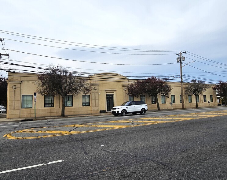 Primary Photo Of 166 E Jericho Tpke, Mineola Office For Lease