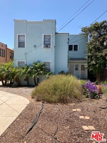 More Photos Of 1212 S Tremaine Ave, Los Angeles Apartments For Sale