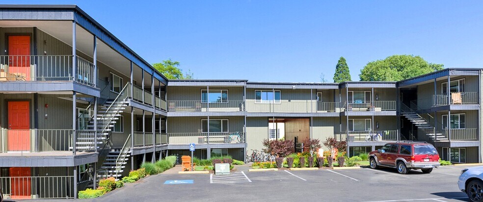 More Photos Of 440 NW 23rd St, Corvallis Apartments For Sale