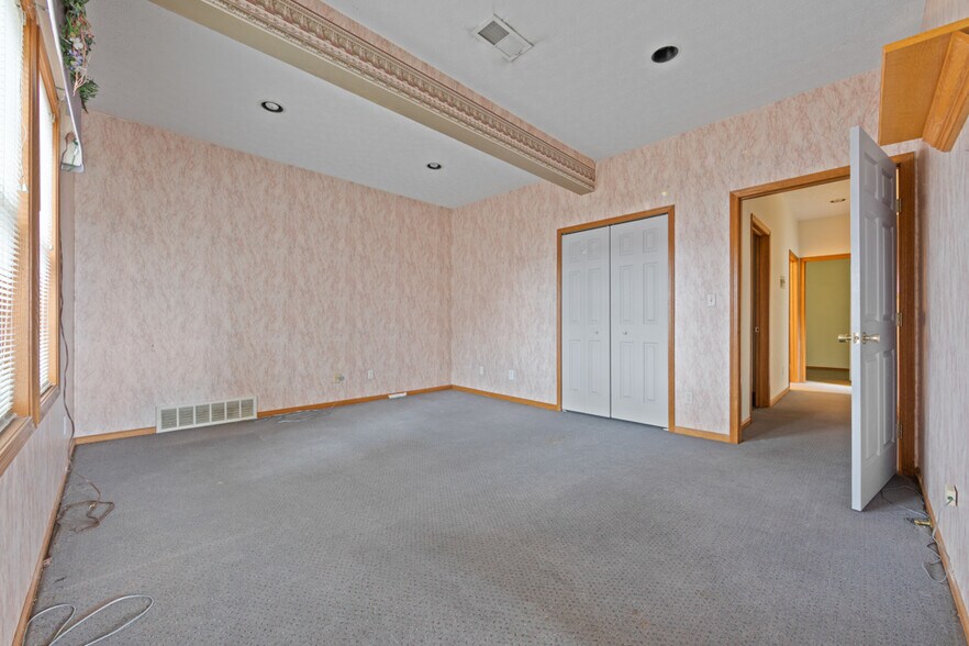 More Photos Of 9233 SR 14, Streetsboro Medical For Sale