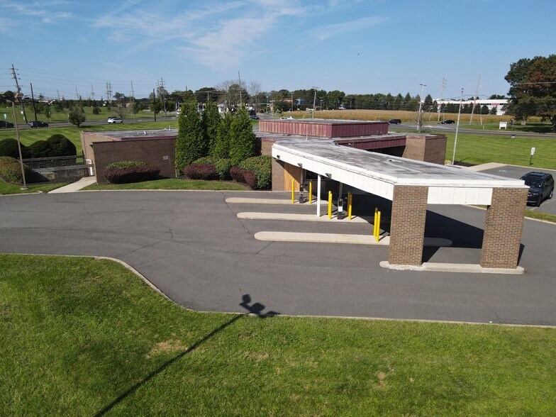 More Photos Of 304 Princeton Hightstown Rd, East Windsor Bank For Lease