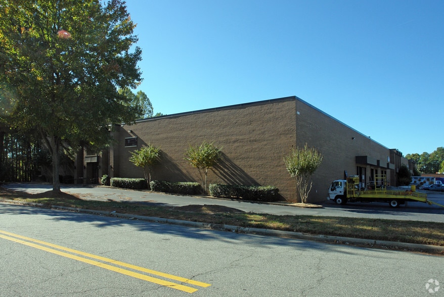 More Photos Of 4300 Bankers Cir, Atlanta Warehouse For Lease