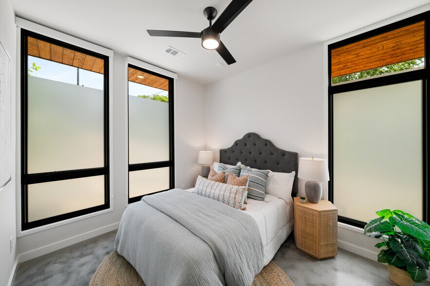 More Photos Of 105 Georgia Ave SE, Atlanta Apartments For Sale