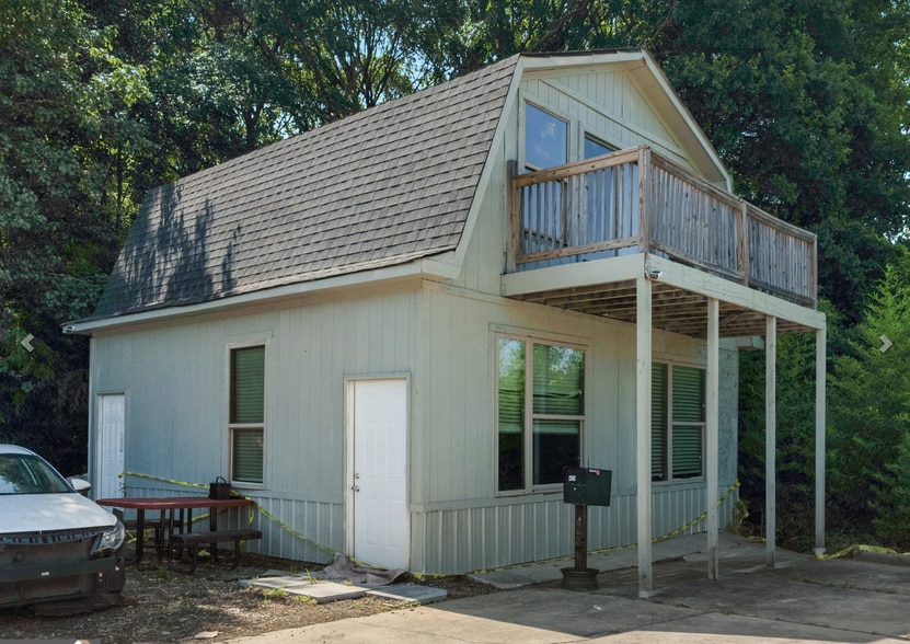 More Photos Of 2342 North Expressway, Griffin Auto Repair For Sale