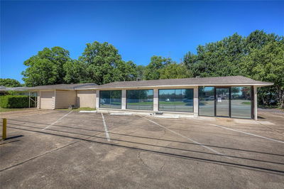 More Photos Of 737 Irby Ln, Irving Medical For Sale