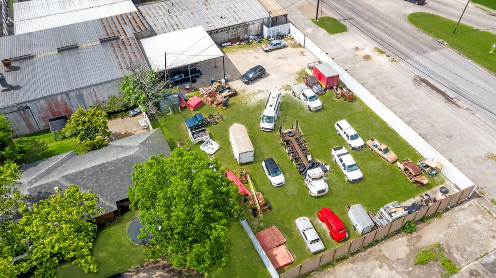 More Photos Of 1603 Shaver St, Pasadena Warehouse For Sale
