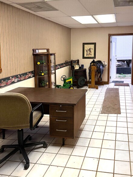 More Photos Of 18626 County Road 1000, Saint James Flex For Sale