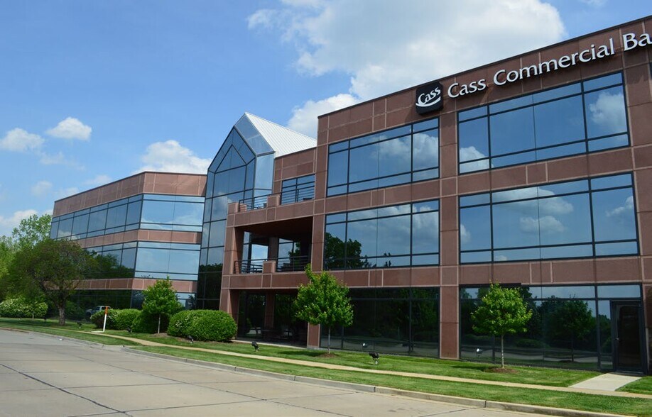 More Photos Of 12412 Powerscourt Dr, Des Peres Unknown For Lease