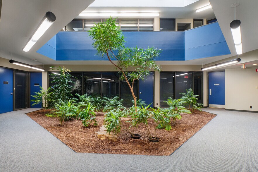 More Photos Of 141 Market Place Dr, Fairview Heights Office For Sale