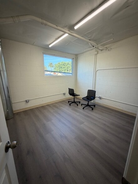 More Photos Of 7611-7615 Melrose Ave, Los Angeles Storefront For Lease