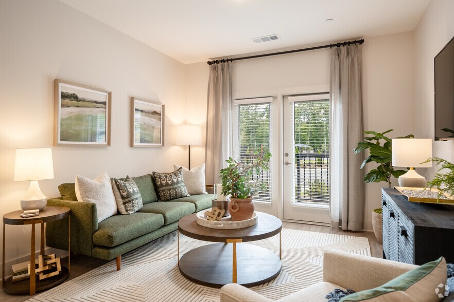 More Photos Of 12801 Lucks Ln, Midlothian Apartments For Sale