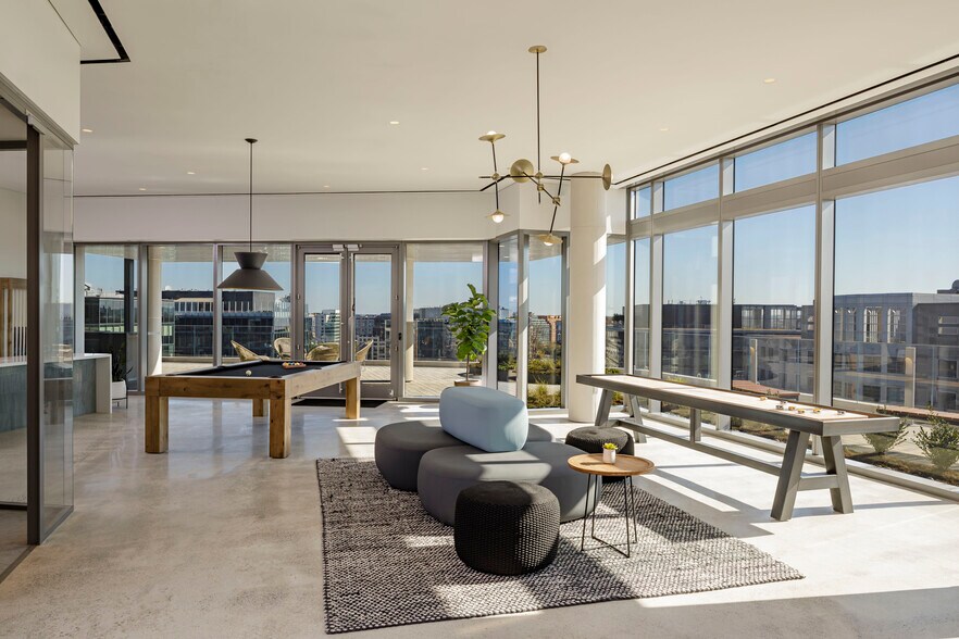 More Photos Of 1201 New York Ave NW, Washington Office For Lease