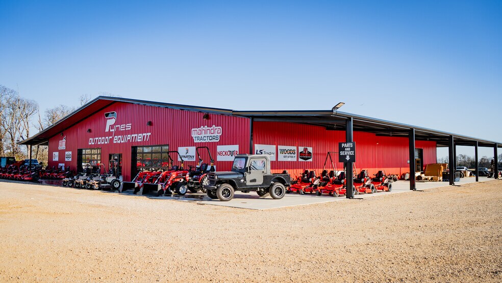 More Photos Of 1885 17th NE st, Paris General Retail For Sale