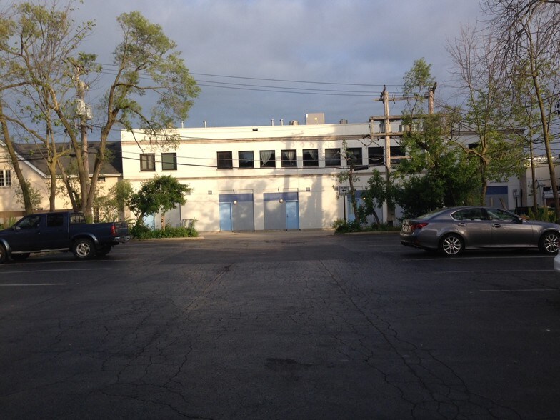 More Photos Of 490-492 Central Ave, Highland Park Storefront For Lease