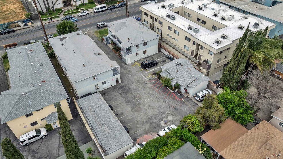 More Photos Of 6860-6870 Hazeltine Ave, Van Nuys Apartments For Sale