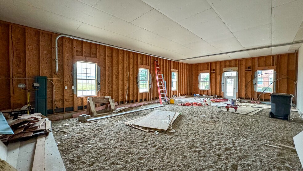 More Photos Of 5901 Montclair Blvd, Milford Office For Lease