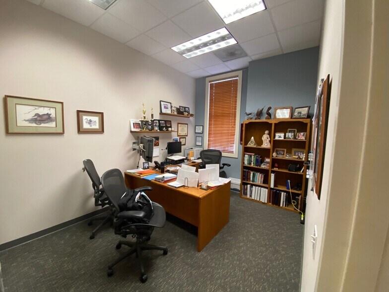 More Photos Of 629-639 S B St, San Mateo Storefront For Lease