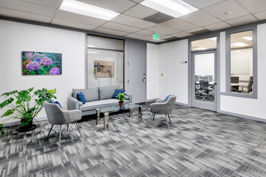 More Photos Of 2265 116th Ave NE, Bellevue Office For Lease