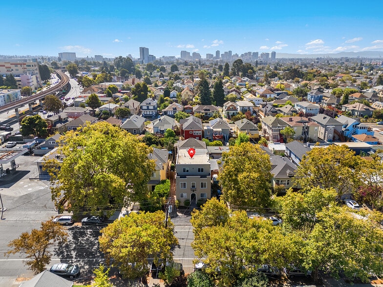 More Photos Of 823-825 55th St, Oakland Apartments For Sale
