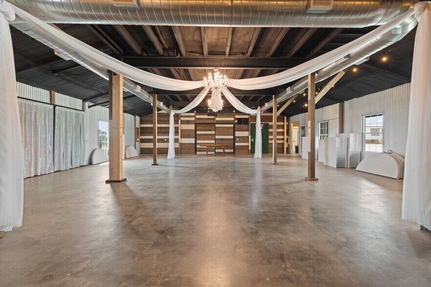 More Photos Of 3119 County Road 2730, Glen Rose Lodge Meeting Hall For Sale