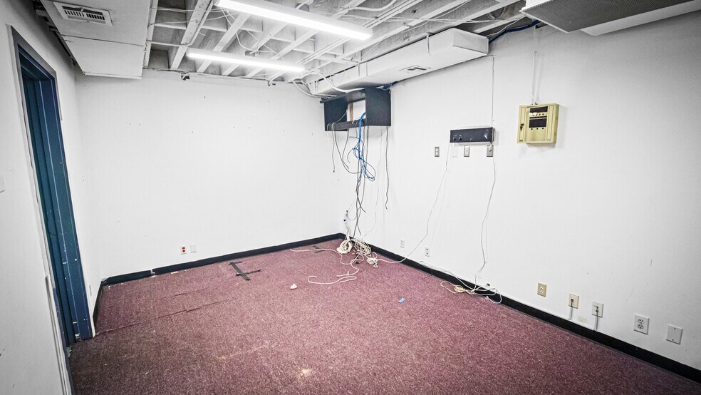 More Photos Of 236-242 Pine Ave, Long Beach Storefront Retail Office For Lease