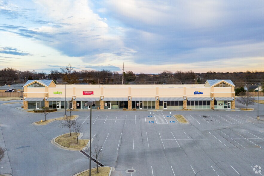 More Photos Of 5302-5636 E Skelly Dr, Tulsa Unknown For Lease