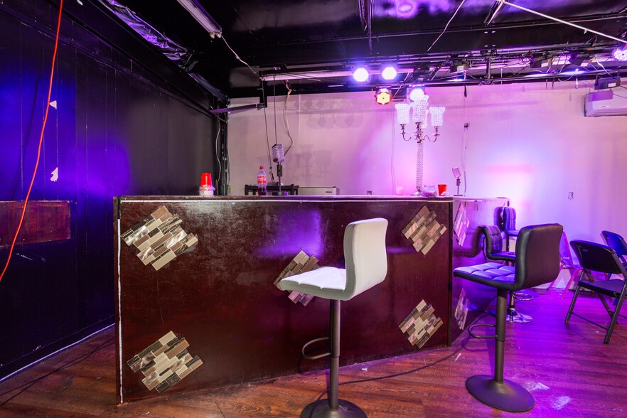 More Photos Of 707 Wilmer Ave, Anniston Office For Sale