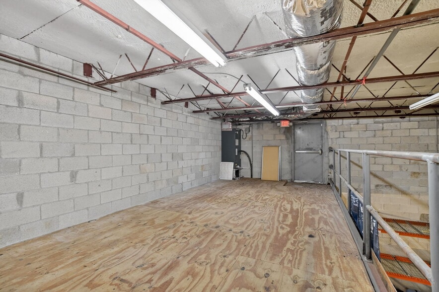 More Photos Of 13 SW 10th St, Deerfield Beach Flex For Lease