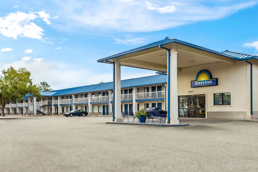 More Photos Of 1827 W Hill Ave, Valdosta Hotel For Sale