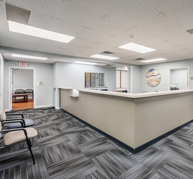 More Photos Of 2912 Maplewood Ave, Winston-Salem Medical For Lease