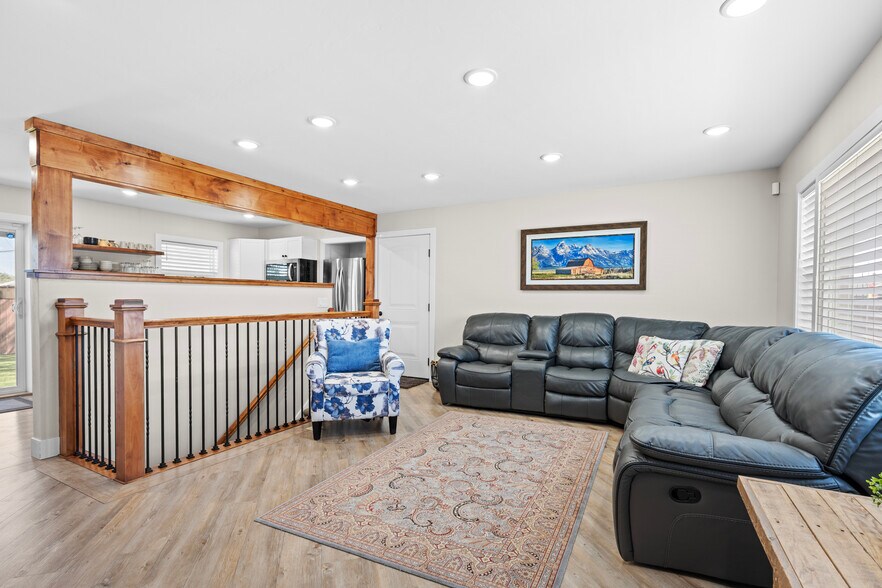 More Photos Of 207 Main St, Rexburg Office For Sale