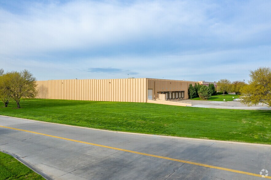 More Photos Of 5101-5207 Speaker Rd, Kansas City Distribution For Lease