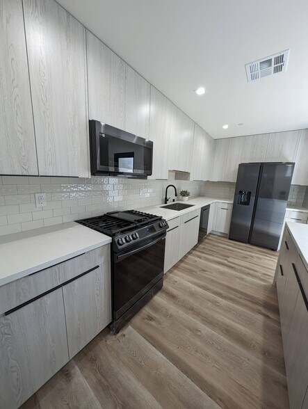 More Photos Of 2026 Federal Ave, Los Angeles Land For Sale