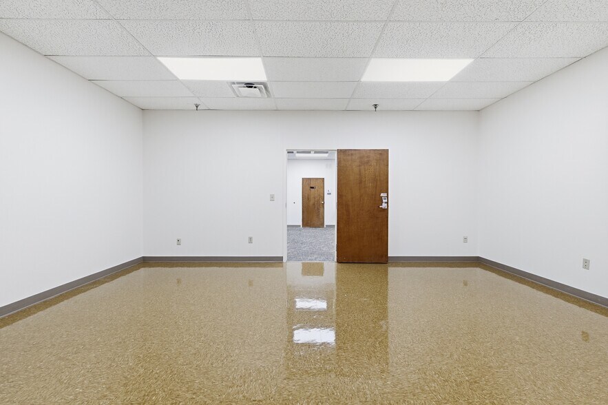 More Photos Of 104-176 Cude Ln, Madison Medical For Lease