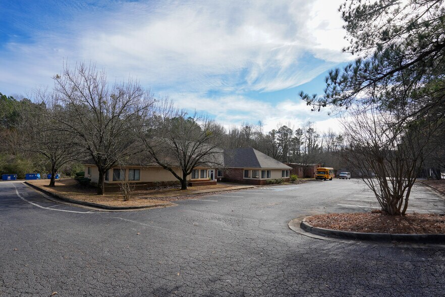 More Photos Of 2950 Stone Hogan Connector Rd SW, Atlanta Medical For Sale
