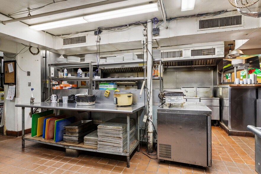 More Photos Of 278-282 Shrewsbury St, Worcester Storefront Retail Residential For Sale