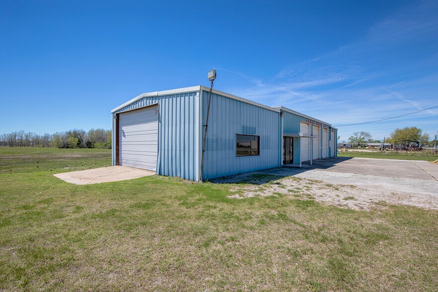 More Photos Of 3790 E Highway 6, Alvin Distribution For Sale
