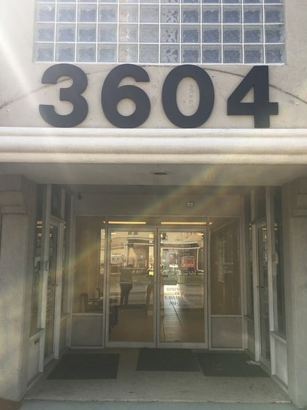 More Photos Of 3604 University Blvd S, Jacksonville Medical For Lease