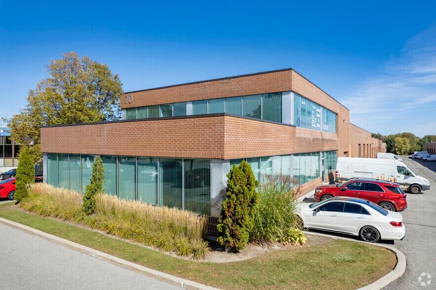 Primary Photo Of 70 E Beaver Creek Rd, Richmond Hill Light Distribution For Sale