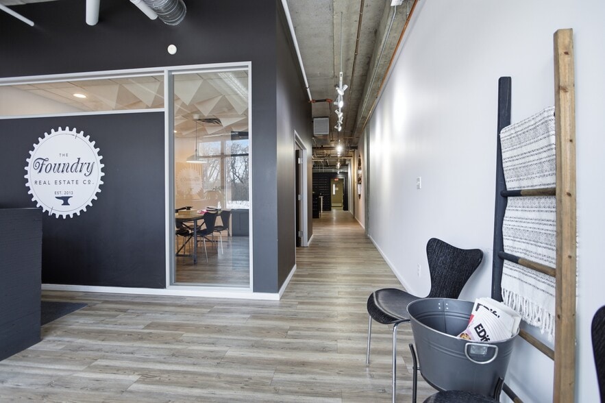 More Photos Of 9411 98 Av NW, Edmonton Office For Sale