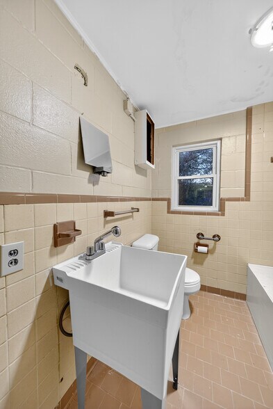 More Photos Of 2819 Gallatin Pike, Nashville Freestanding For Lease