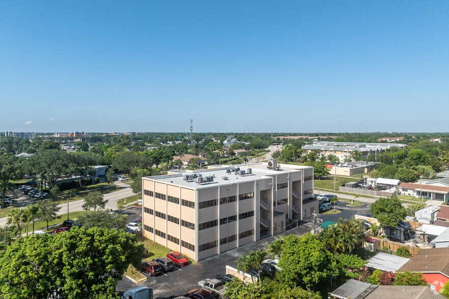 More Photos Of 7777 N Davie Rd Ext, Davie Office For Lease