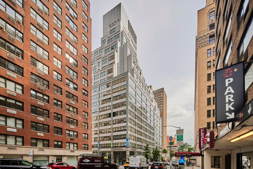 More Photos Of 205 Lexington Ave, New York Office For Lease