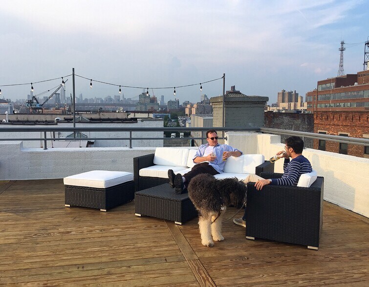 More Photos Of 36 Waverly Ave, Brooklyn Showroom For Lease