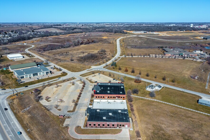 More Photos Of 2301 Jones Blvd, Coralville Medical For Lease