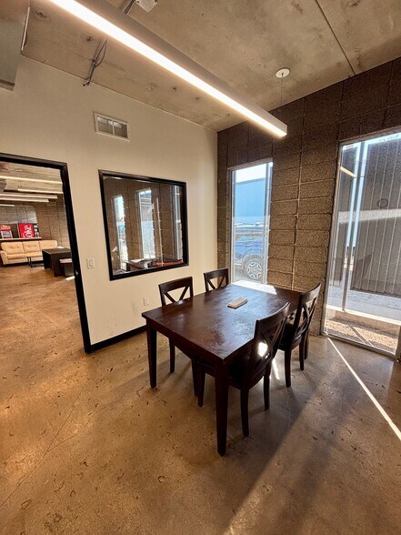 More Photos Of 1880 W Fillmore St, Phoenix Warehouse For Sale