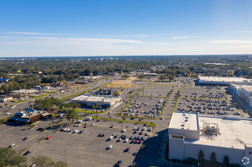 More Photos Of 7340 Plantation Rd, Pensacola Hotel For Sale