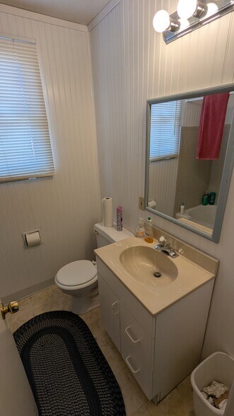 More Photos Of 612 E Lewelling Blvd, Hayward Office For Sale