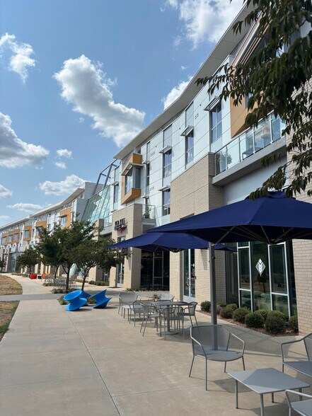 More Photos Of 1401 NE John Deshields Blvd, Bentonville Apartments For Lease